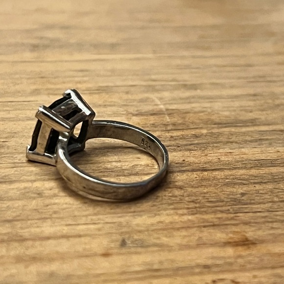 Silver ring - Picture 2 of 2